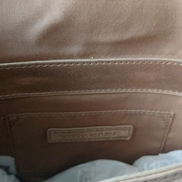 🆕 Banana Republic Gold Crossbody - Picture 5 of 8